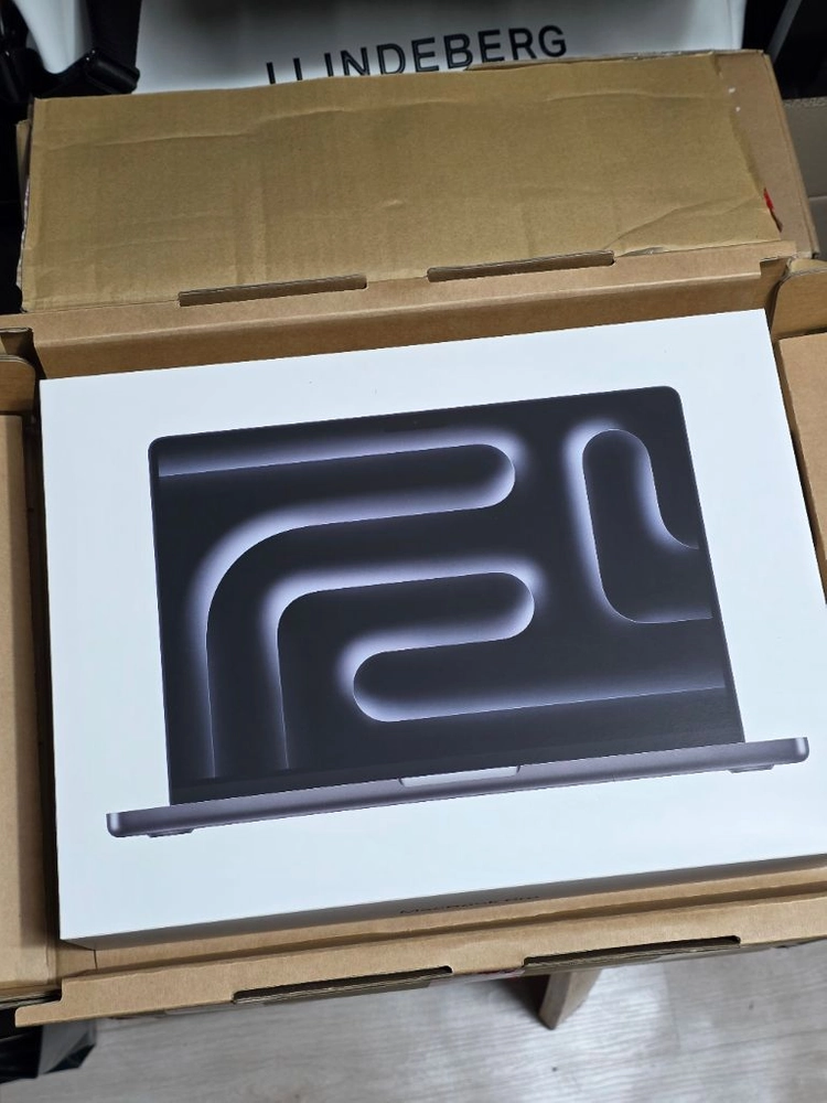 맥북프로14 M5 16GB 1TB 블랙 미개봉 팝니다 MDE14KH/A - 안심되는 중고거래
