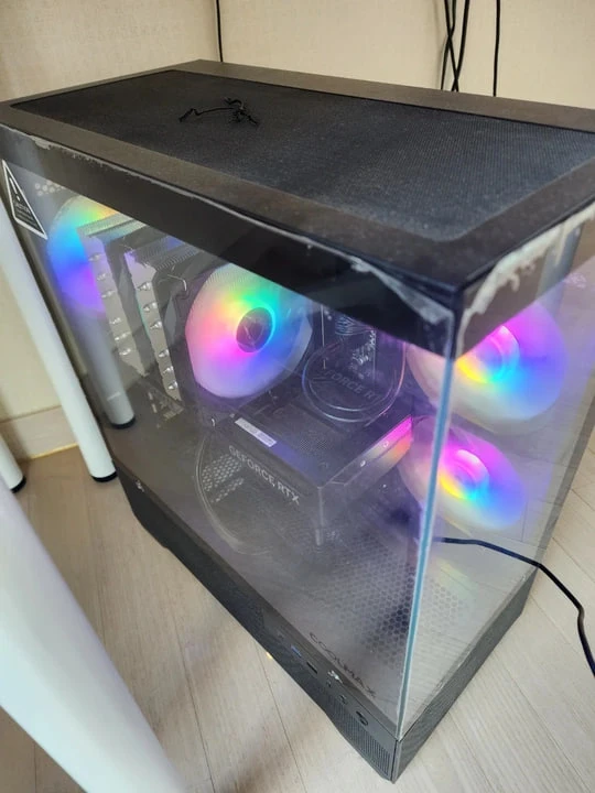 고사양컴퓨터팝니다(9800x3d + rtx5070ti) - 안심되는 중고거래