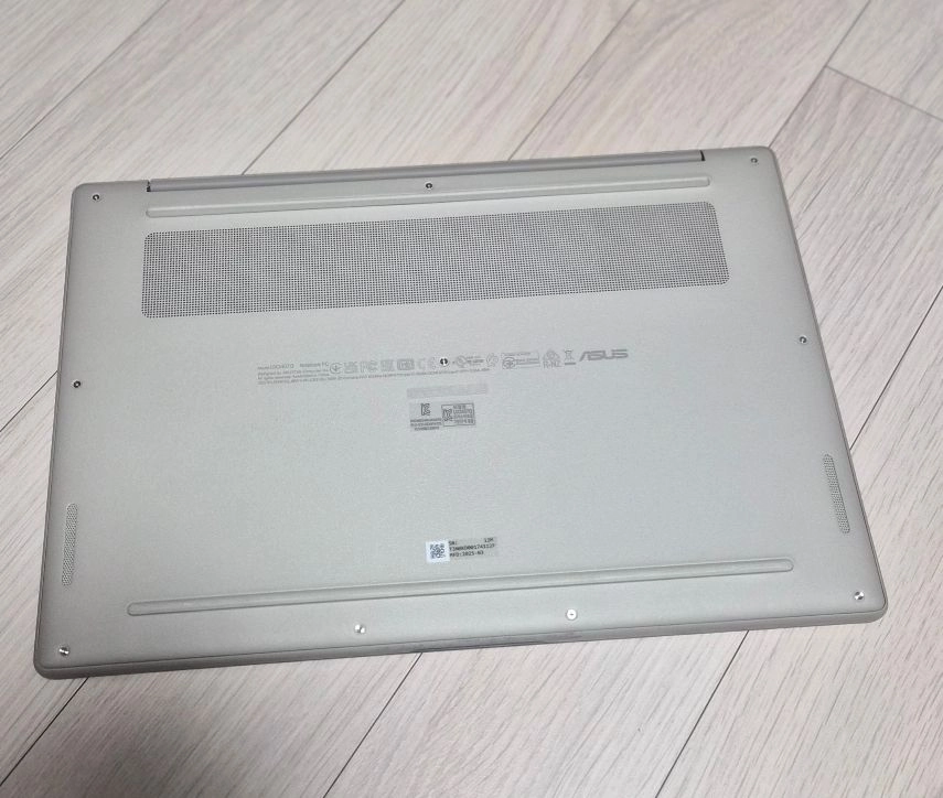 젠북 a14 899g 초경량 고성능 AI 노트북 이미지