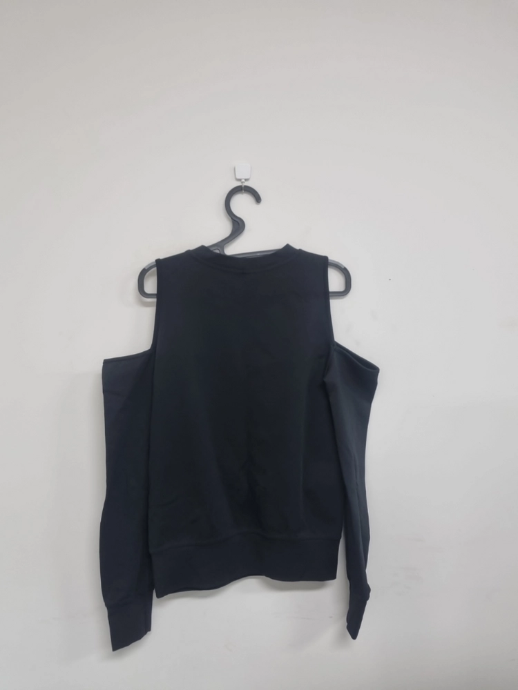 한섬 다미르도마 DAMIR DOMA 블랙 컷아웃 오픈숄더 맨투맨 국내정품 이미지