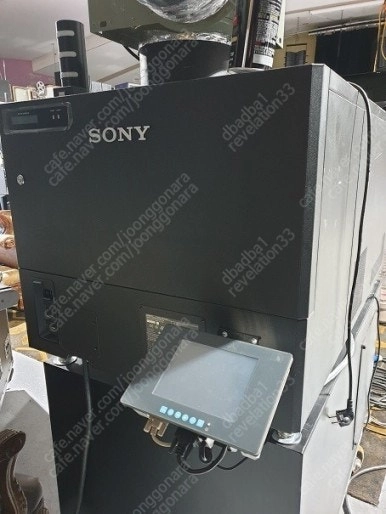 [SONY] 소니 대형 프로젝터 SRX-R320S 중고품 이미지