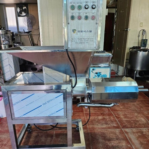 생즙 착즙기 성원시스템 쌍스크류착즙기 소형, 휴롬방식 생즙 자동화라인 과일 야채 농산물 사과 배 무우 아로니아 등 이미지