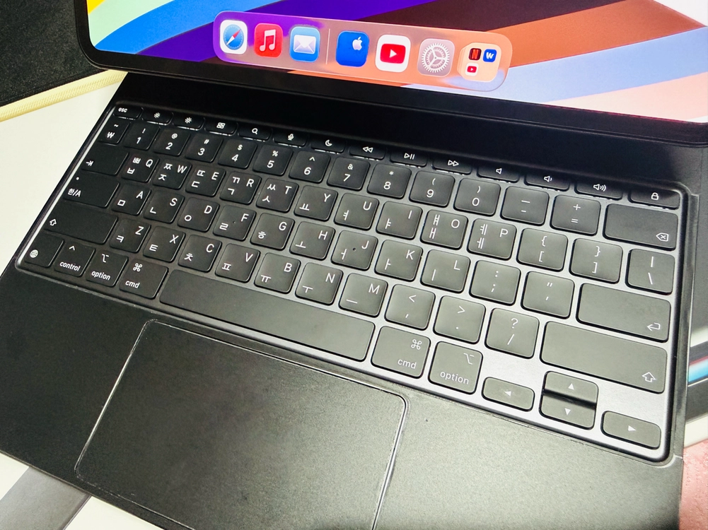 Apple iPad Pro 13 M5 256GB 셀룰러 + 매직키보드 + 애플펜슬 이미지