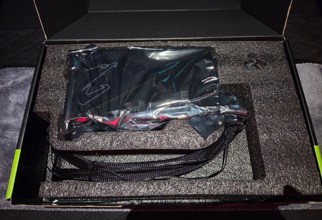 기가바이트 RTX 4080 xtreme 16GB 풀박스 이미지