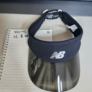 뉴발란스키즈 선캡 이미지