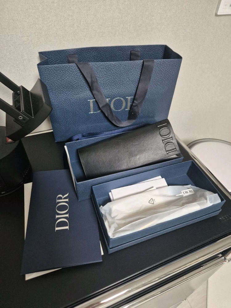 디올 DiorBlackSuit S17U 선글라스 옐로우 내비게이터 이미지