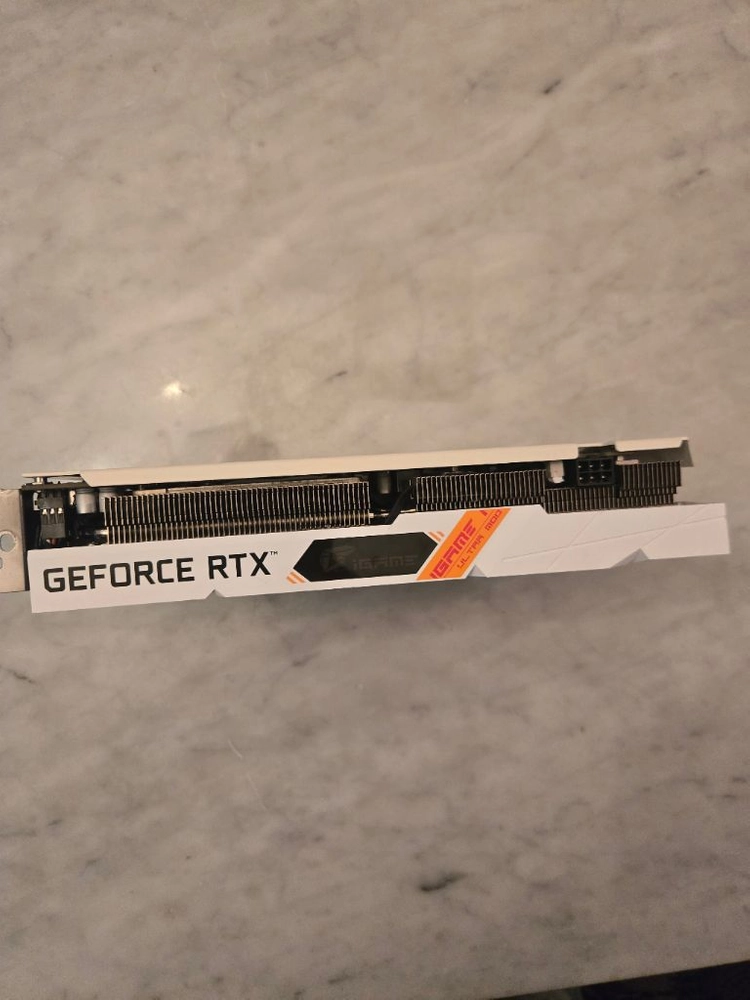 컬러풀 RTX 3050 울트라 OC DUAL 화이트 이미지