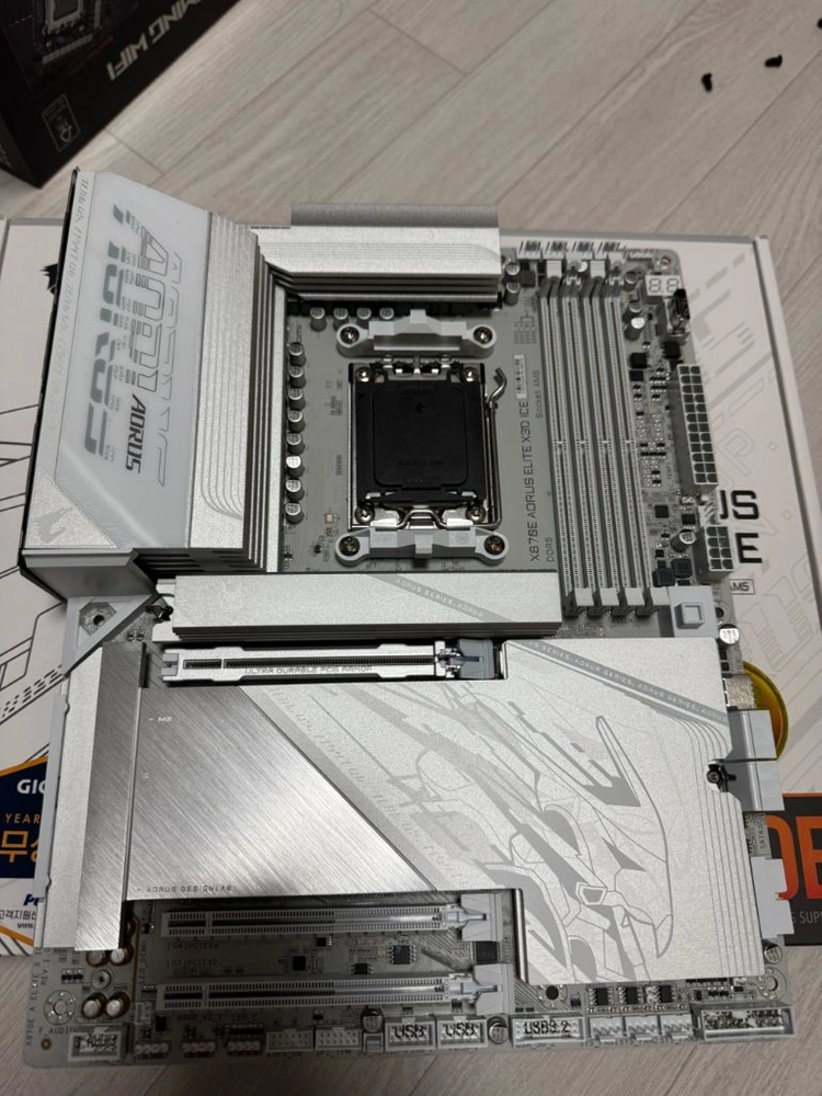 gigavyte x870e aorus elite x3d ice 이미지