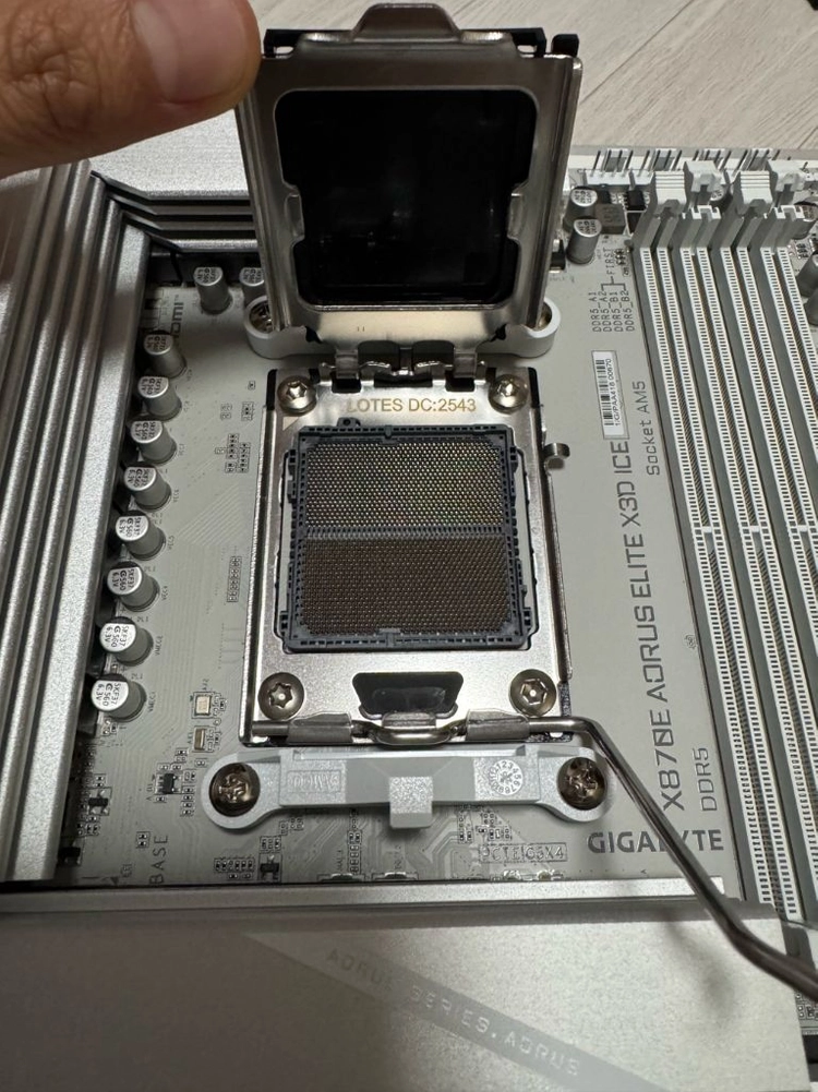 gigavyte x870e aorus elite x3d ice 이미지