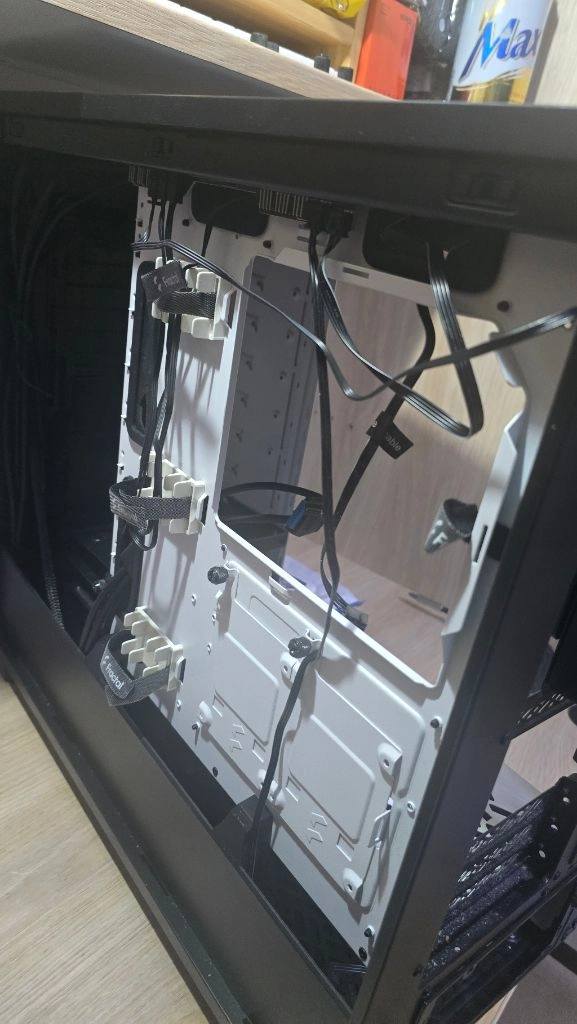 직거래)프렉탈디자인 Define 7 (Fractal Design Define 7) 미들타워 케이스 블랙 이미지
