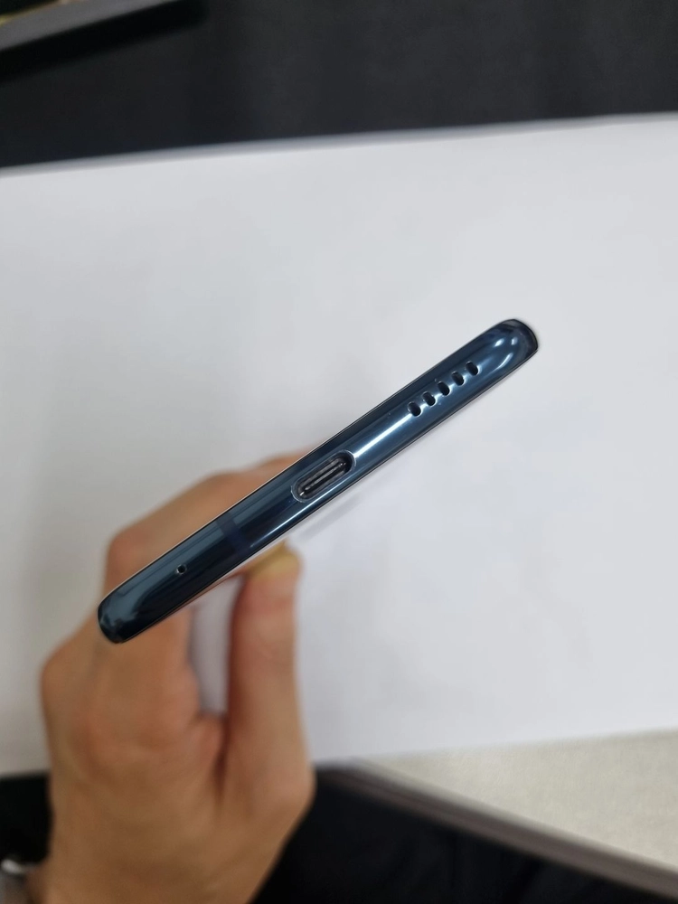 .LG V30 64GB 블루 무잔상 KT 기능정상 중고폰 313266 이미지