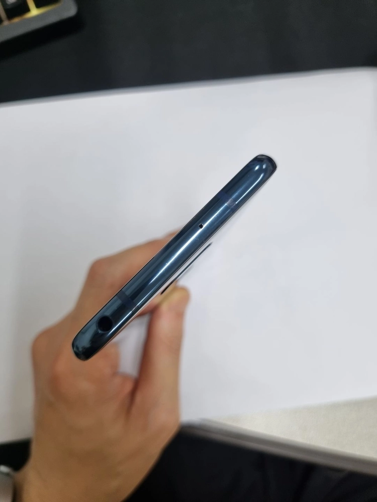 .LG V30 64GB 블루 무잔상 KT 기능정상 중고폰 313266 이미지