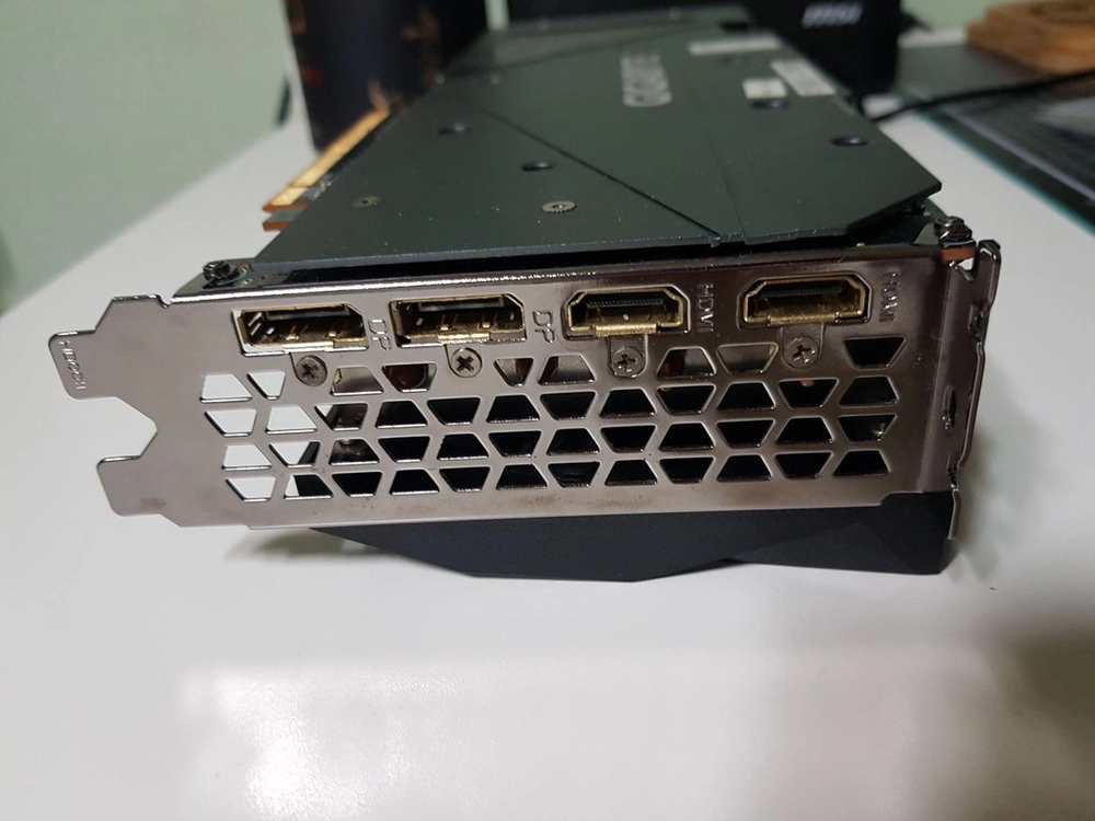 기가바이트 RX6800 GAMING OC 이미지