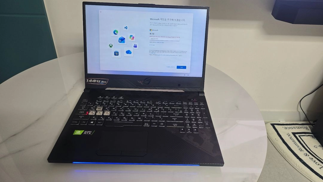 Asus rogstirx rtx2070 17인치 게이밍노트북 - 안심되는 중고거래