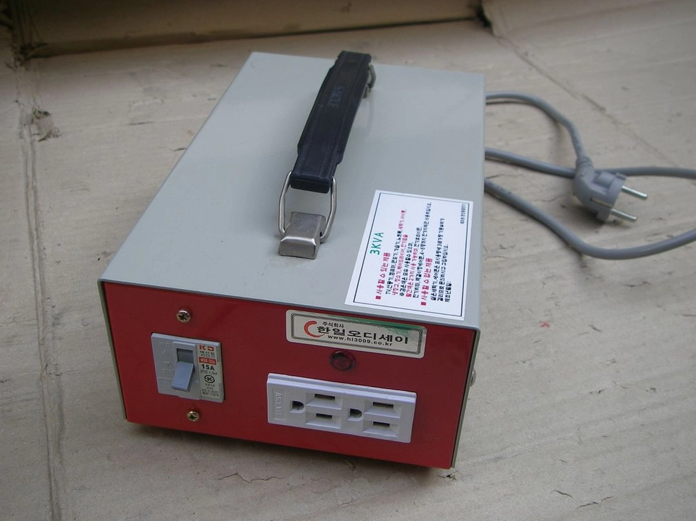 한일 슬림형 링코아 변압기 3KVA (중고) 입력 220V 출력 110V용 - 안심되는 중고거래