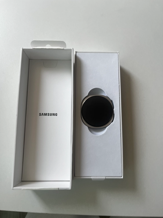 갤럭시 워치8 , 44mm, 실버 , 1달사용, 제조일자 26년 6월 - 안심되는 중고거래