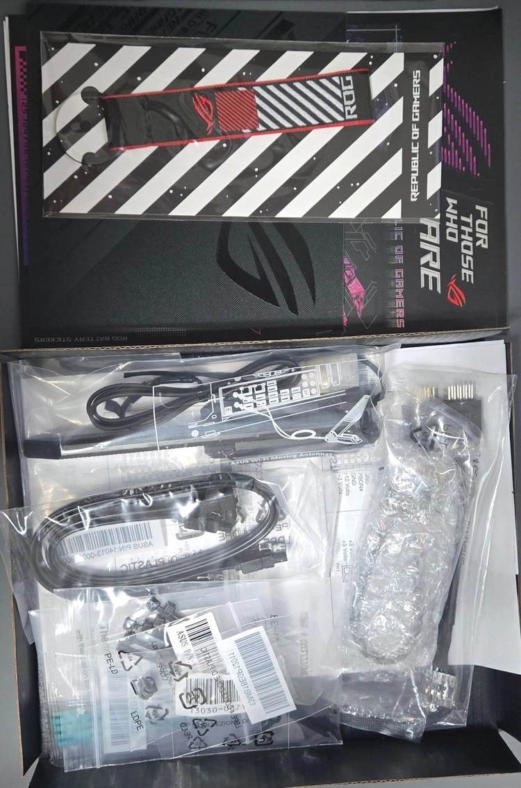 STRIX B650E-I GAMING WIFI 메인보드 이미지
