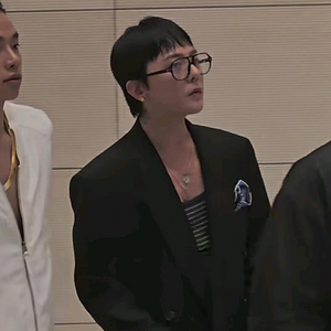 지디 보잉 안경 지드래곤 뿔테 권지용 선글라스 톰포드 GD 베르디 안경테 이미지