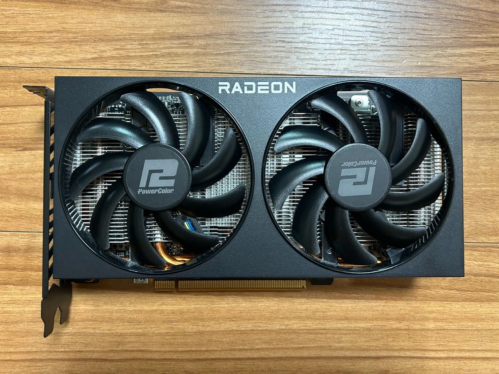 파워컬러 라데온 RX7600 그래픽카드 이미지