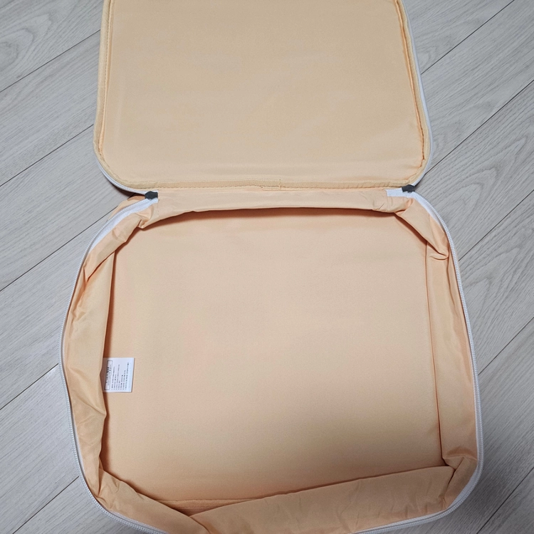 프리메라 수달 여행용파우치 이미지