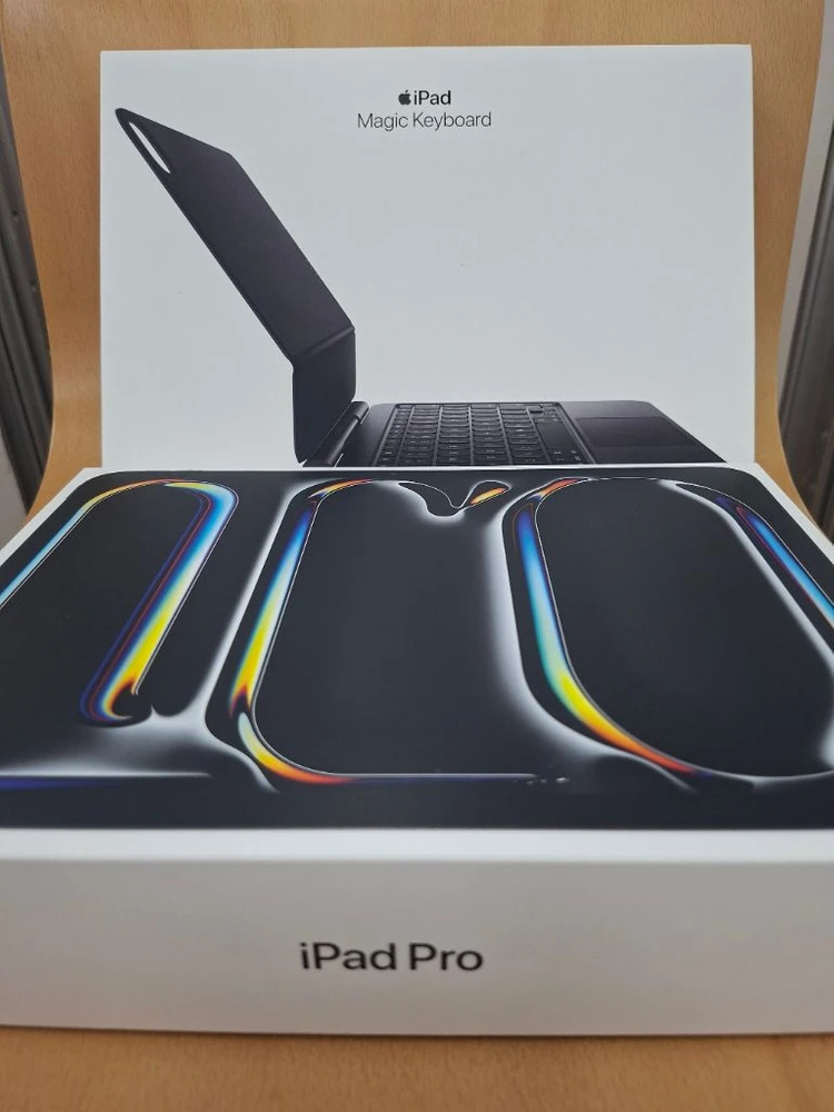 아이패드프로11 M5 셀룰러 256GB 애케플+매직키보드 포함 판매합니다. 이미지