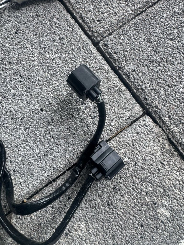 벤츠g63 w463산소센서 뒤쪽 이미지