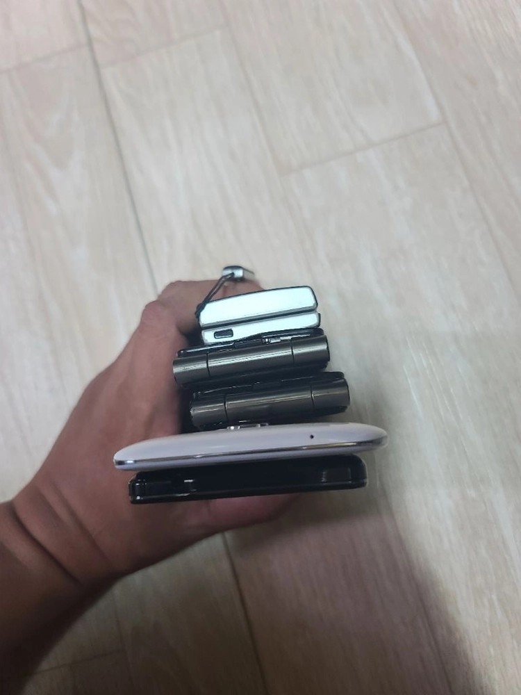 엘지 옛날 휴대폰 5대 팔아요 이미지