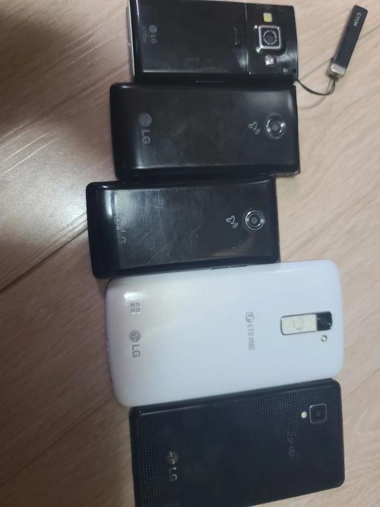 엘지 옛날 휴대폰 5대 팔아요 이미지