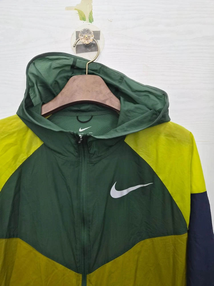 L,100 )) NIKE 나이키 그린 바람막이 점퍼!~ 색상 디자인 짱 예뻐요~ 이미지