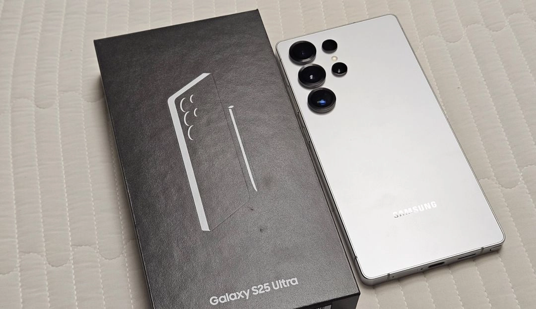 갤럭시 S25 울트라 1TB 자급제 판매합니다 - 안심되는 중고거래