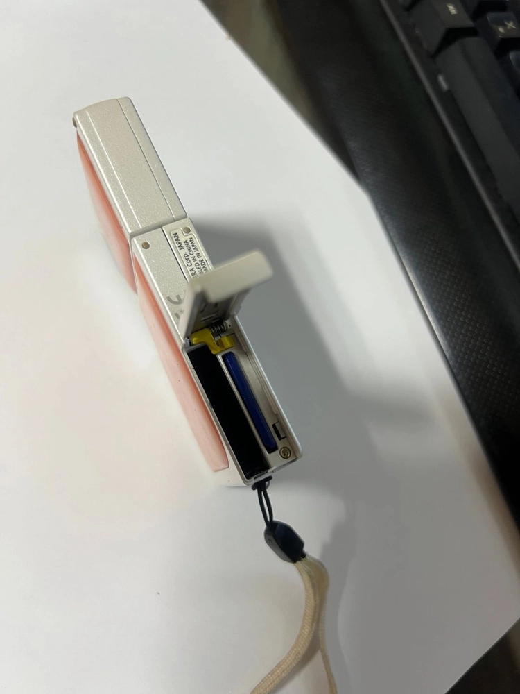 교세라 파인캠 SL400R 디카 밀키핑크 6천대 한정 셀카 신품급 팝니다 이미지