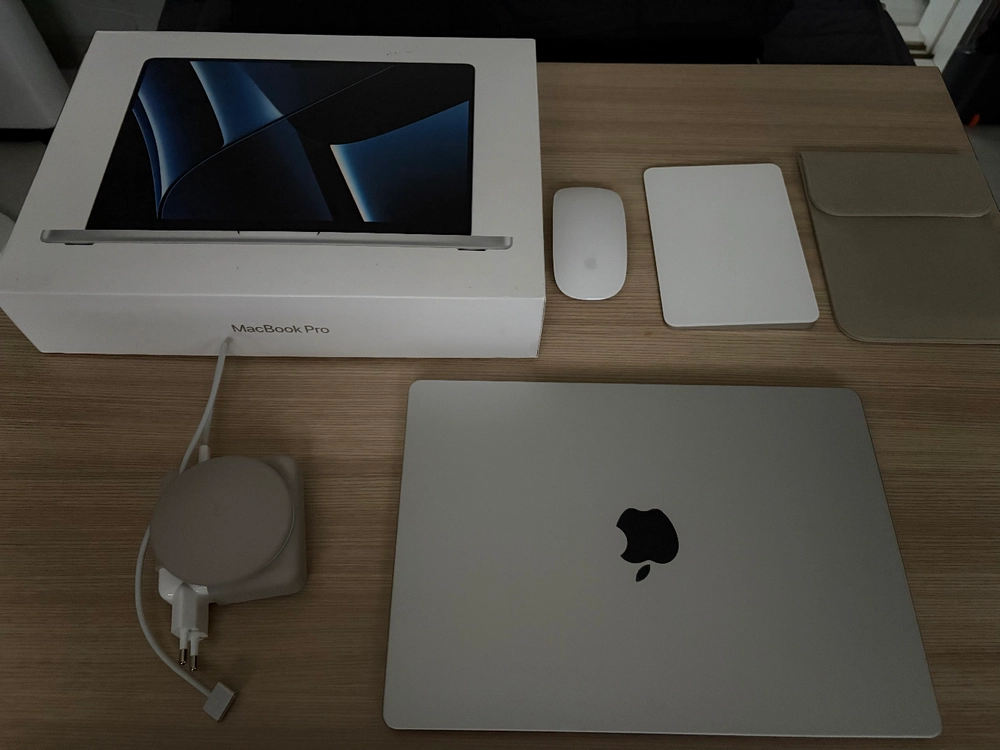맥북프로 2023 M2 MAX 32GB 1TB 14인치 실버 애플케어+ 이미지
