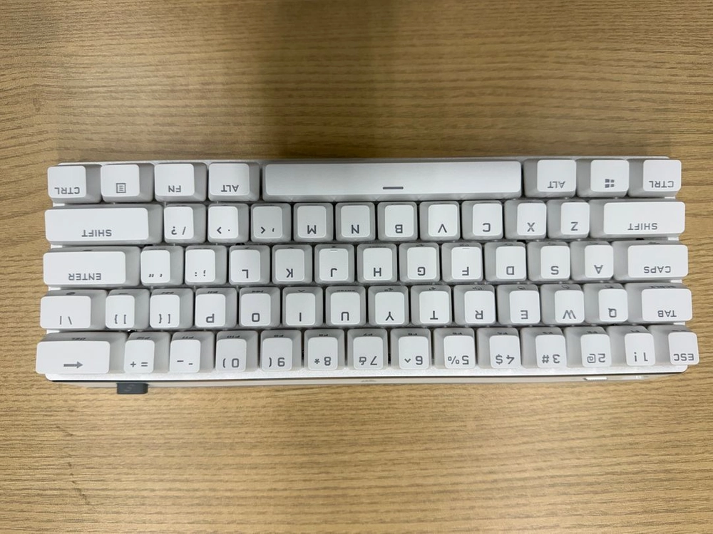 Corsair 커세어 K70 프로 미니 무선 RGB 60% 기계식 게이밍 키보드 화이트 이미지