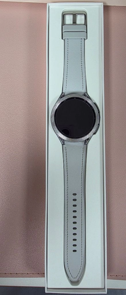 갤럭시 워치6 클래식 47mm Wifi 실버 블루투스 판매합니다. 이미지