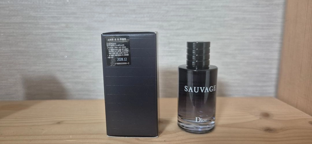 디올 소바쥬 오 드 뚜왈렛 10ml(국문택) 이미지