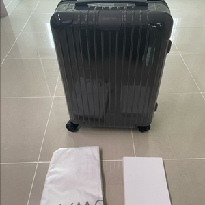 리모와 에센셜 캐빈 이미지