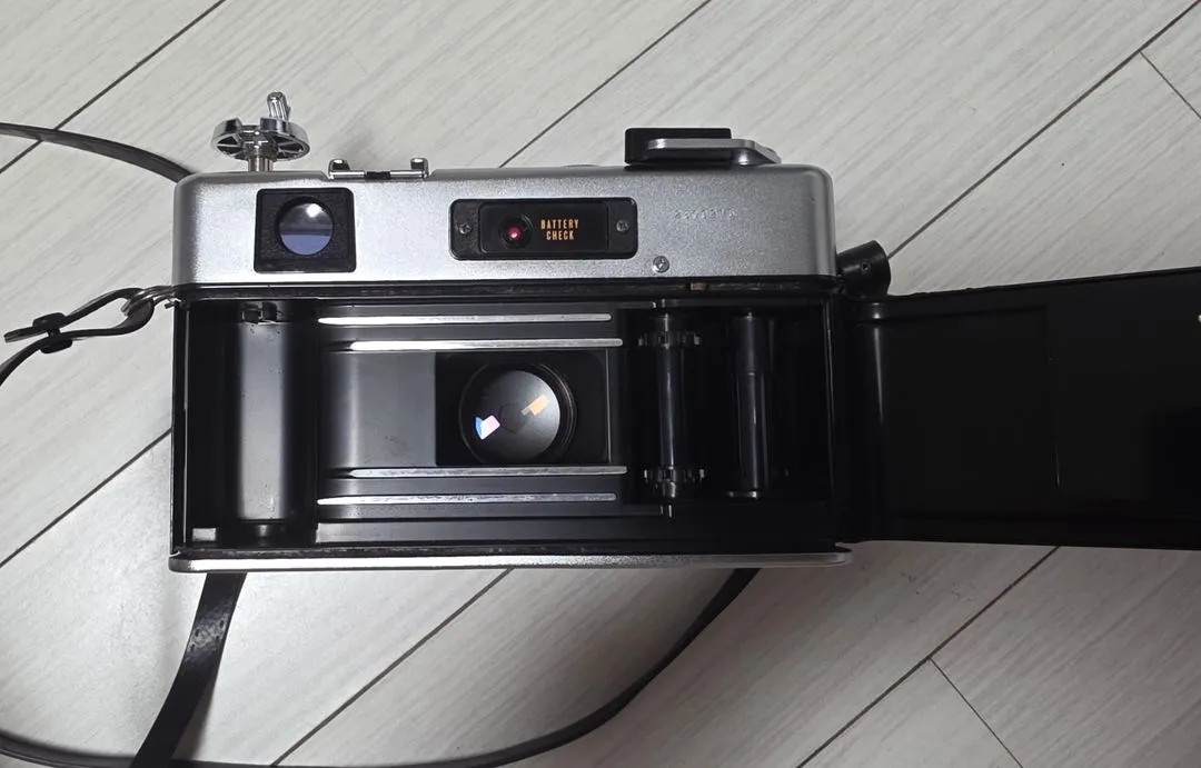 야시카 YASHICA ELECTRO 35 필름 카메라 이미지