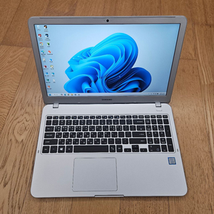 삼성노트북5 NT550XAA(i5- 8세대,win11,오피스 포토샵,일러스트)