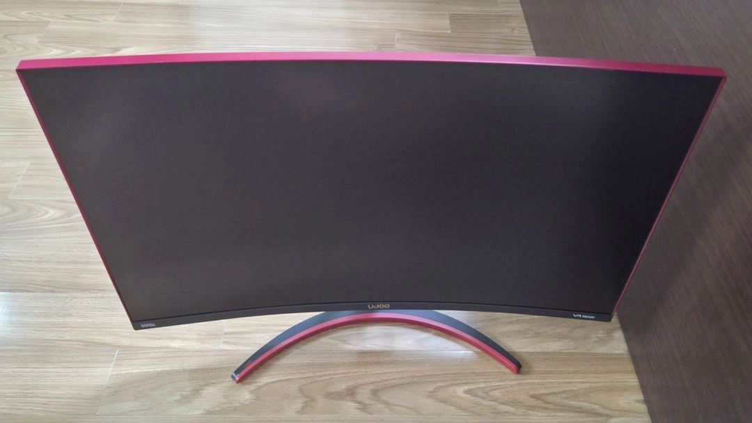 27인치 144hz 커브드 게이밍 모니터 이미지