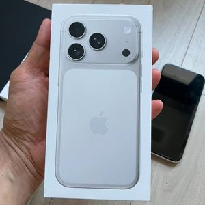 아이폰 17 프로 실버 512GB 자급제 공기계 초 S급 제품. 이미지