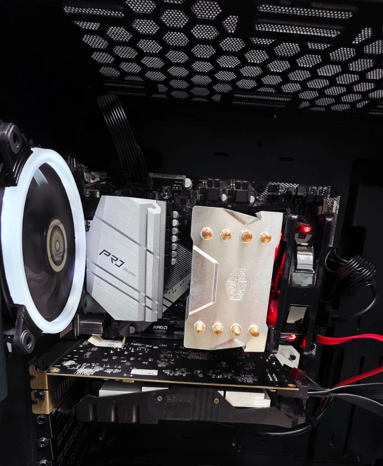 Writing라이젠 5 5600X / GTX 1050 Ti 4GB / RAM 16GB / 삼성 SSD 1TB 데스크 이미지
