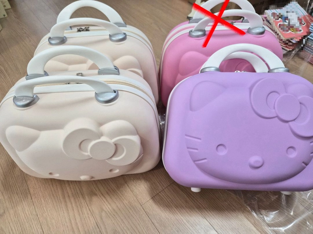 새제품)키티 레디백 여행 가방 캐리어 이미지