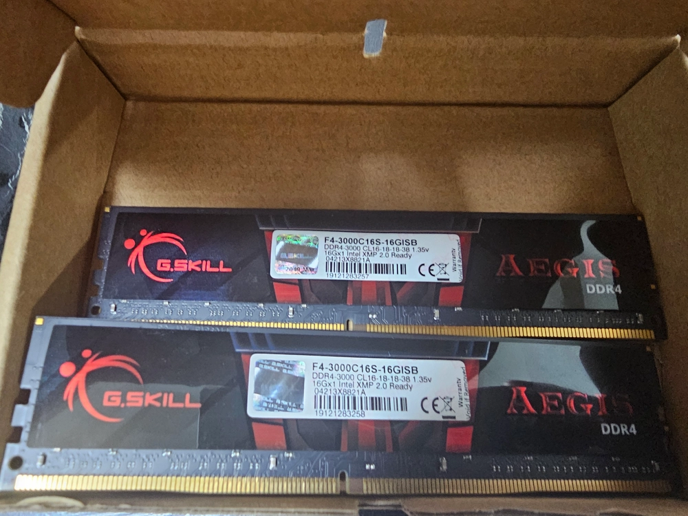 지스킬 AEGIS DDR4 램 32gb - 안심되는 중고거래