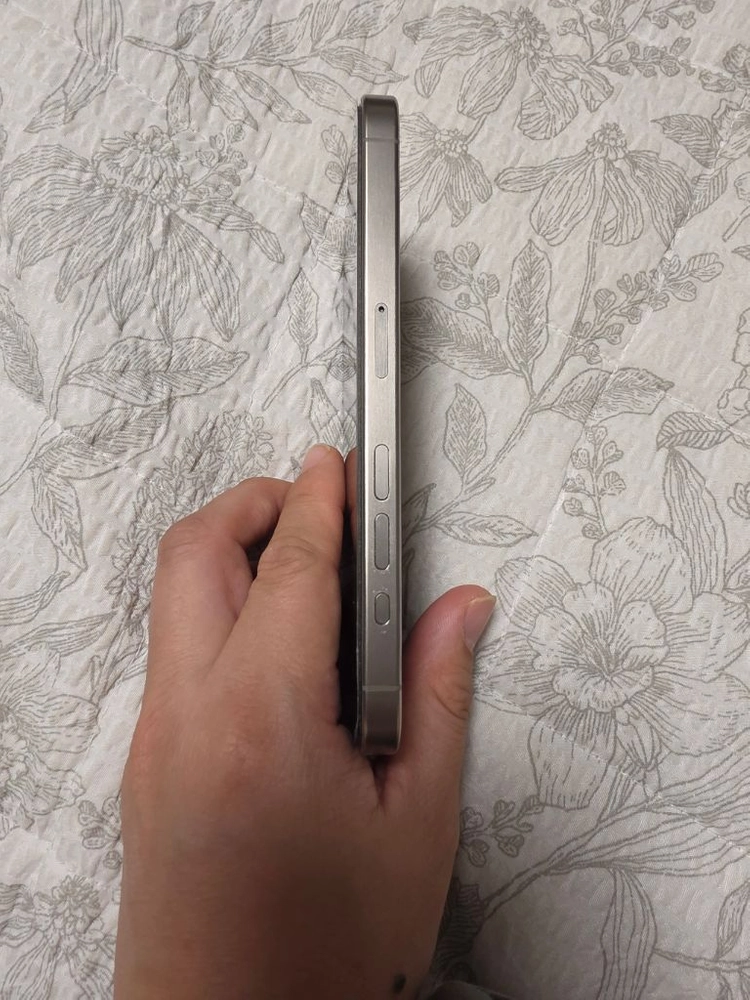 아이폰15 프로 256 GB 내추럴 티타늄 이미지