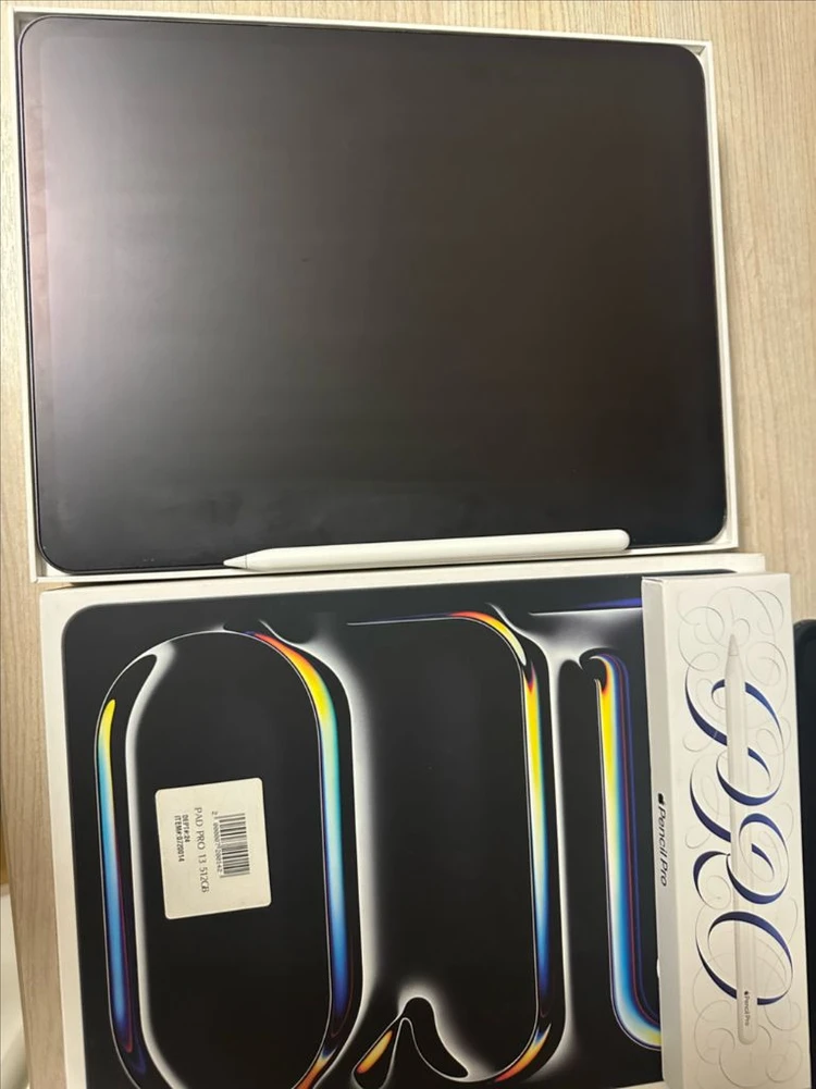 아이패드 프로 13 m4 512GB + 애플팬슬 프로 + 구조독 키보드 이미지