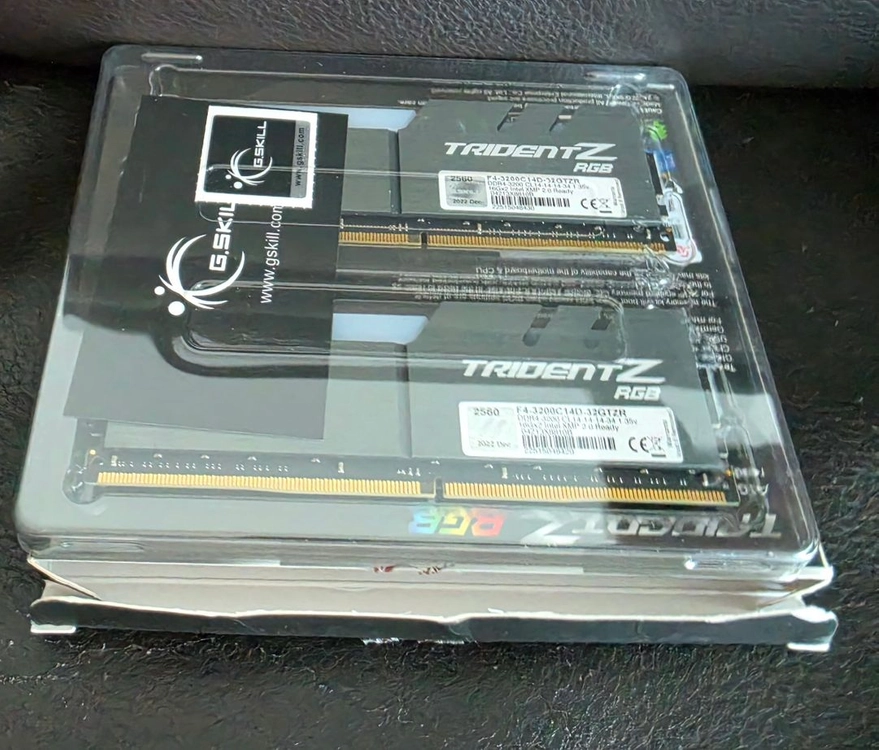 지스킬 G.Skill Trident Z RGB DDR4 32GB (16GBx2) 3200MHz CL14 이미지