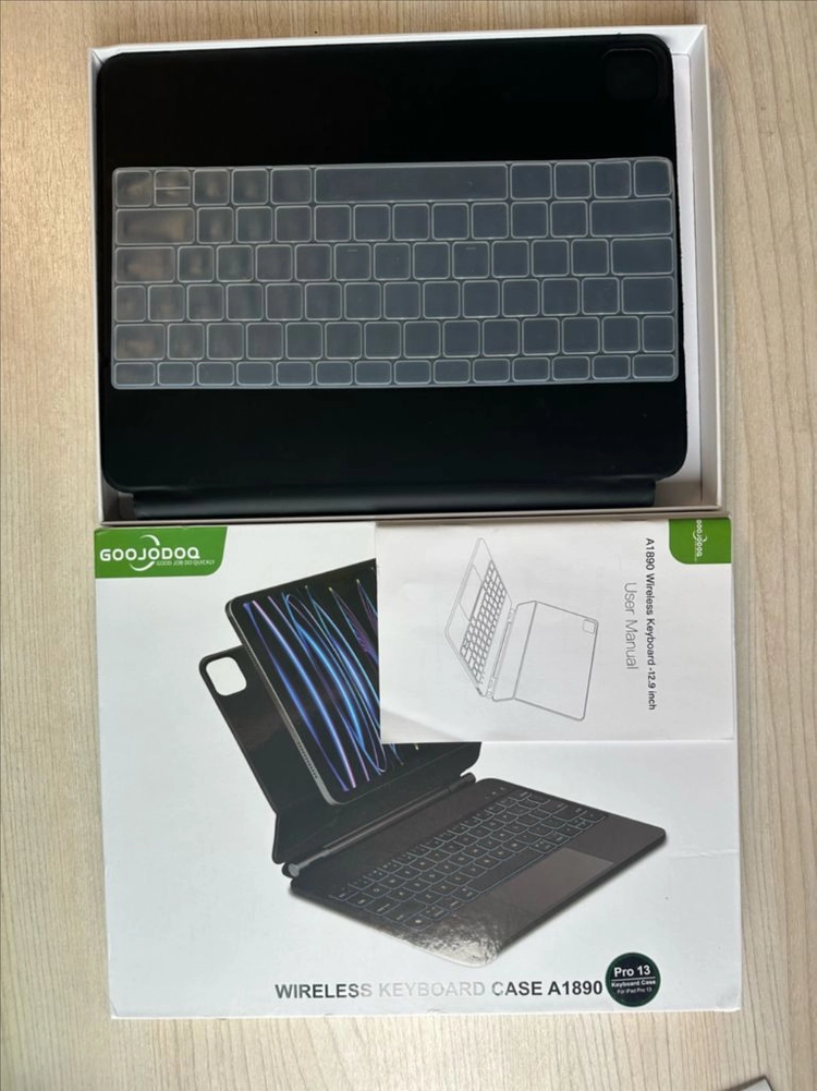 아이패드 프로 13 m4 512GB + 애플팬슬 프로 + 구조독 키보드 이미지