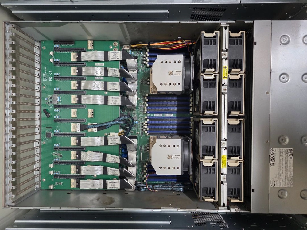슈퍼마이크로 GPU Server 4124GS-TNR(AMD EPYC 7313*2EA/RAM 128GB/SSD 1T) 이미지