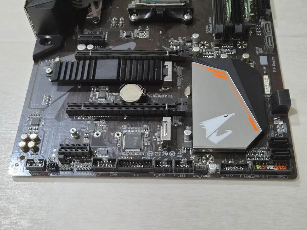 R7 3700x, B450 aorus elite, ddr4 16gb 세트 이미지