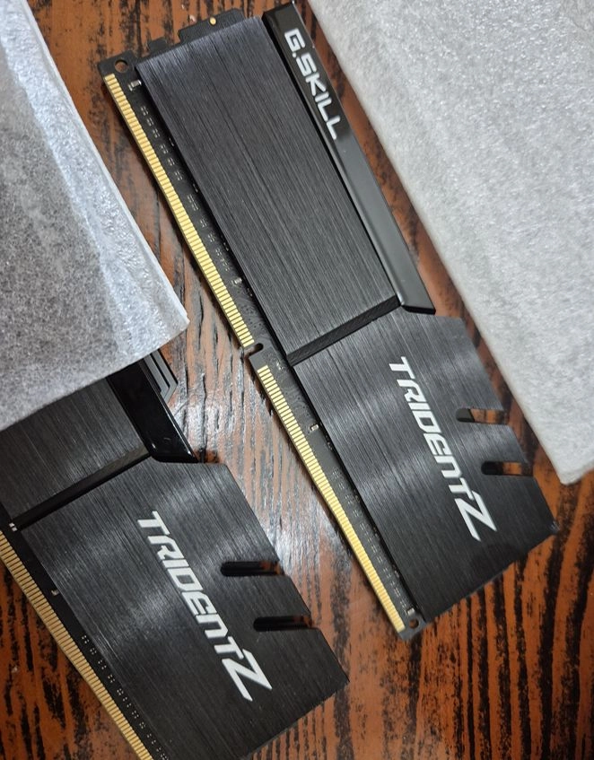 미사용 새제품] DDR4-3600 G.SKILL 커스텀 고성능 튜닝램 32GB (16GBx2) 이미지